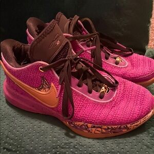 Nike basketball shoe